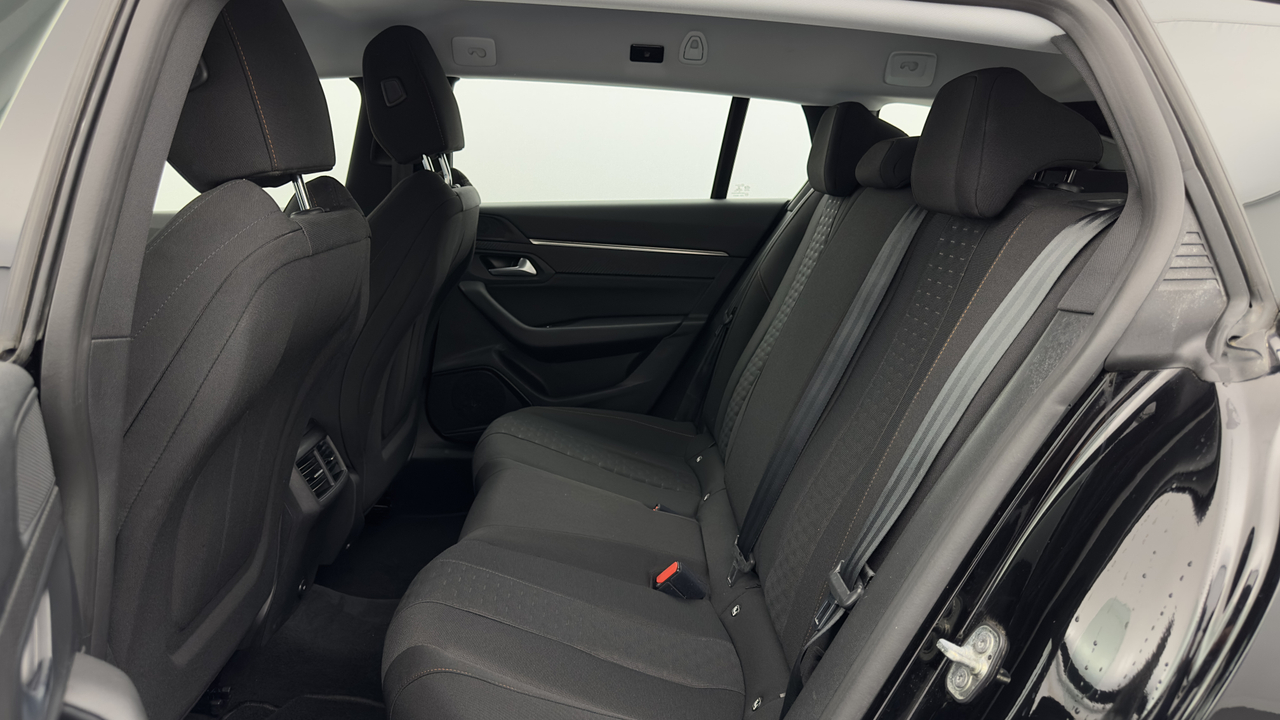Peugeot 508 SW Hybrid 225 e-EAT8 — photo 36