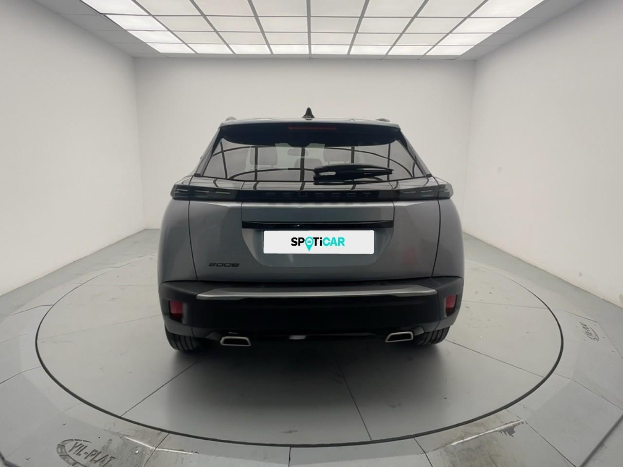 Peugeot 2008 130 s&s eat8 allure — photo 4