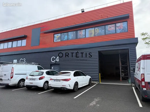 Local 375 m² Muret