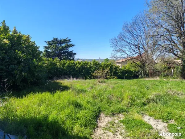 Terrain à bâtir de 600m2 à viabiliser