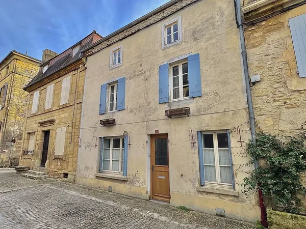 Opportunité rare ! Charmante maison de village au caractère co