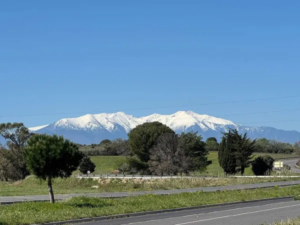 Terrain 677 m²