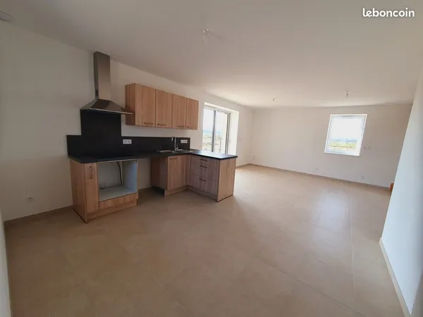Maison 4 pièces 77 m² avec grande terrasse et deux places de stationnement