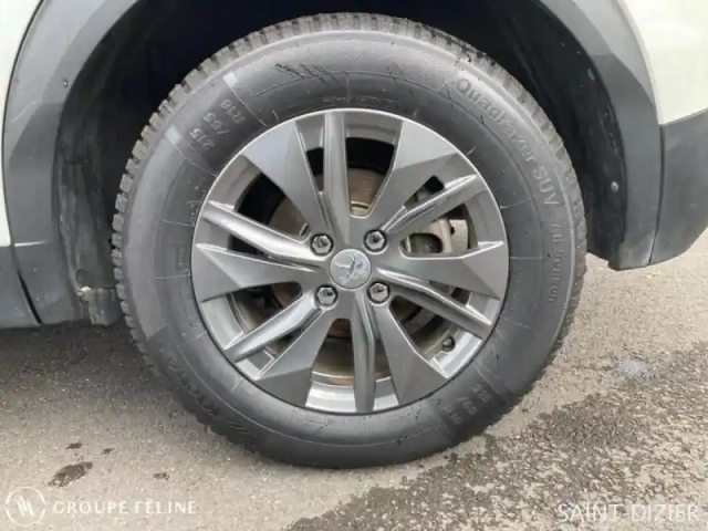 Peugeot 2008 e- 136ch style — photo 11