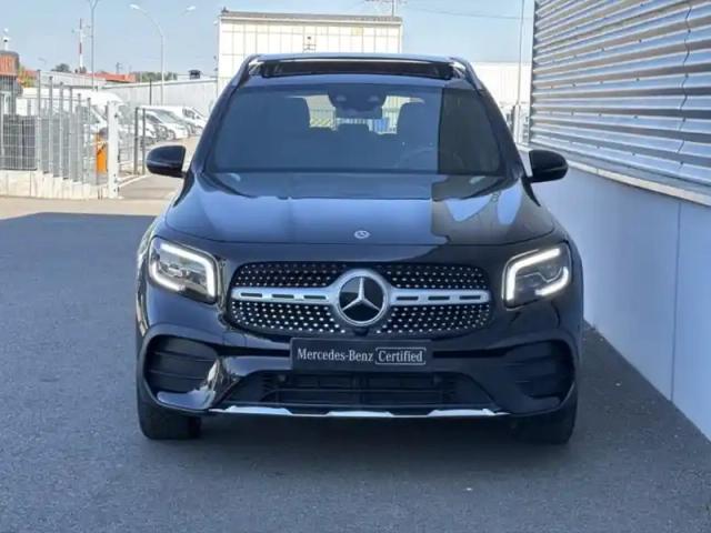 Mercedes Glb 200 d amg line — photo 8