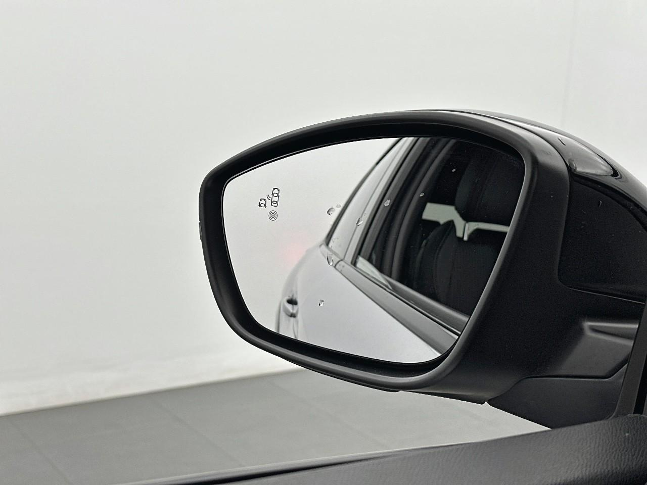 Peugeot 208 puretech 100 s&s eat8 gt — photo 32