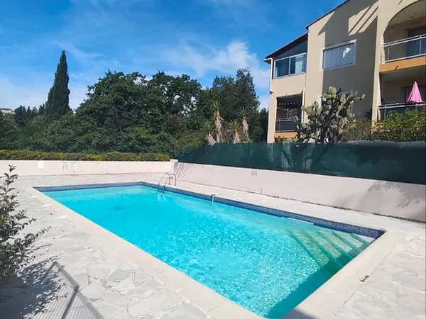 2 pieces résidence avec piscine Le Cannet