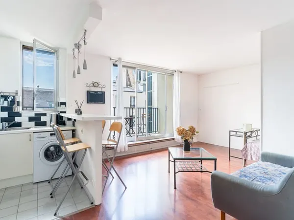 Studio avec balcon + cave