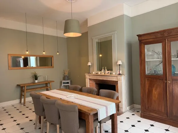 Orleans -Martroi Maison bourgeoise de de 179m2 avec petit ja