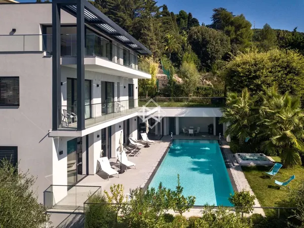 Villa 7 pièces 450 m²
