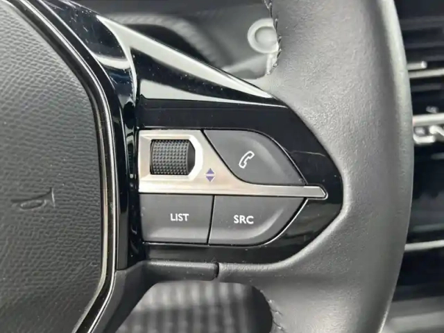 Peugeot 208 electrique 50 kwh 136ch — photo 20