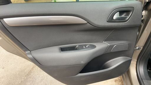 Citroen C4 TPMR 1.6 BlueHDi 120 - Millenium – 2017 – 118900 km – Diesel – Boîte Automatique — photo 15