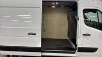 Renault Master F3500 L2H2 2.3 Blue dCi 135ch Confort Euro6E — photo 20