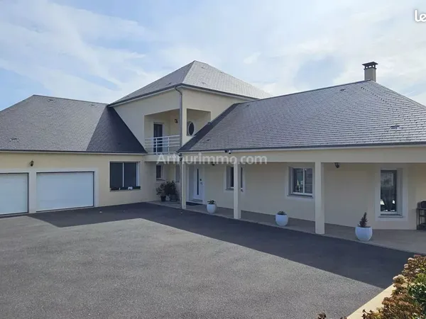 Maison 8 pièces 226 m²