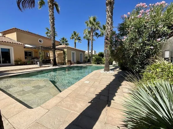 Villa 7 pièces 206 m²