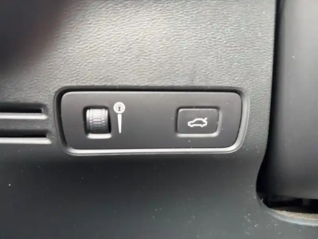 Volvo Xc40 d4 awd adblue 190 ch geartronic 8 — photo 19