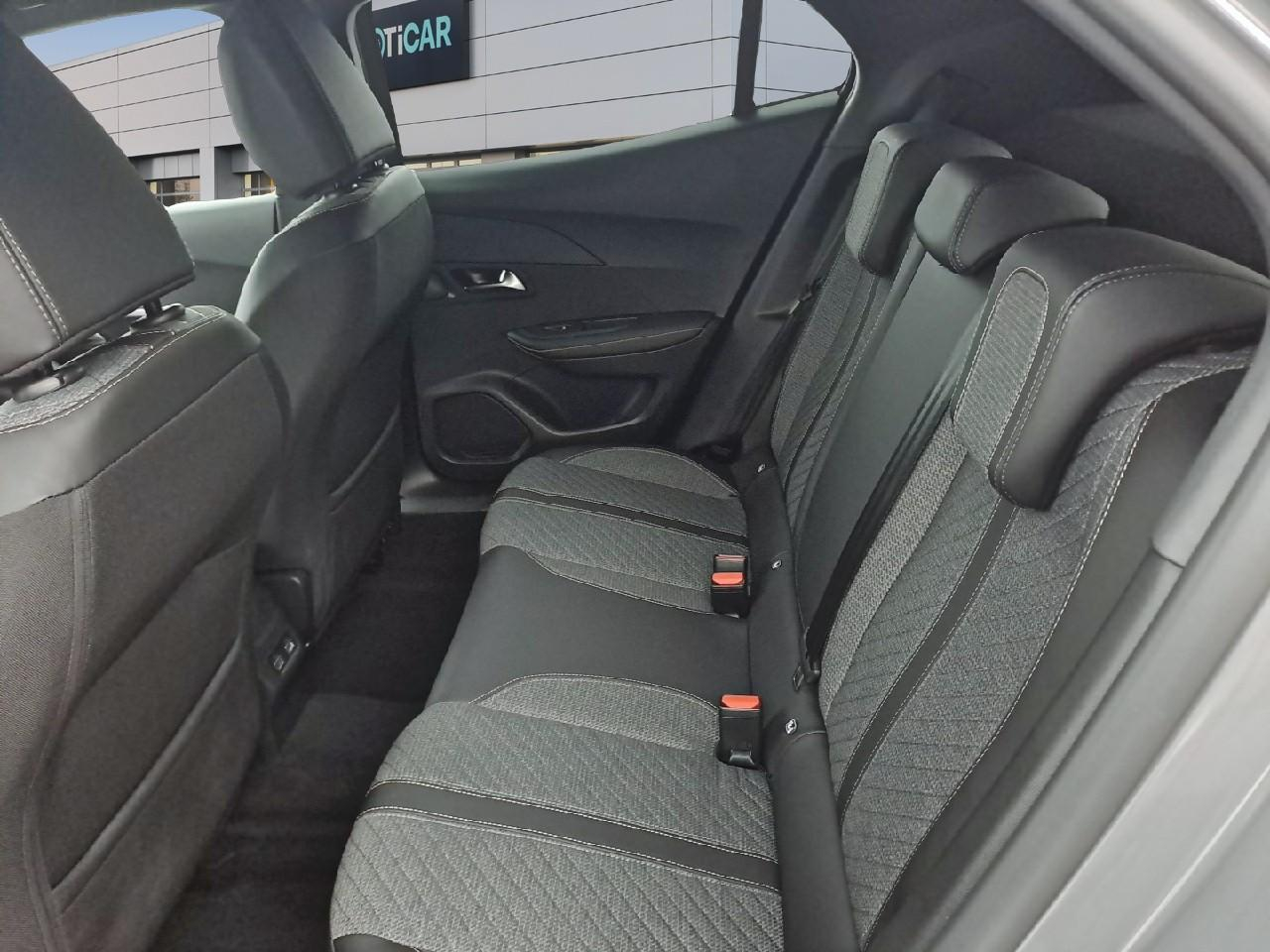 Peugeot 2008 hybrid 145 ch e-dcs6 allure — photo 10