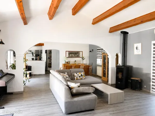 Maison meublée avec piscine VILLETELLE