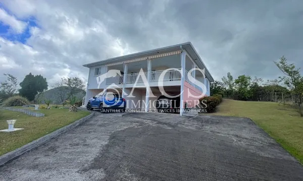 Belle villa F4 avec vue mer et montagne Pelée - LE MORNE-VER
