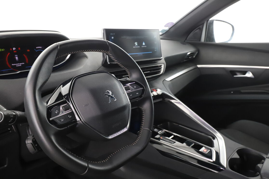 Peugeot 5008 1.2 Hybrid Allure Pack e-DCS6 — photo 10