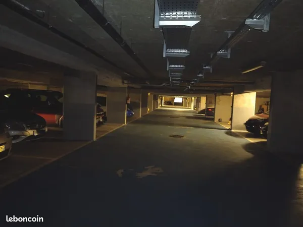 Place de parking à louer