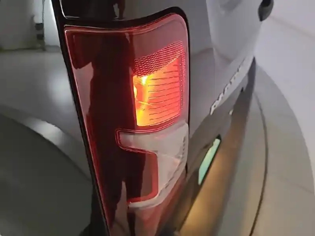 Peugeot Partner fourgon m 650 kg bluehdi 100 s&amp;s bvm6 — photo 33