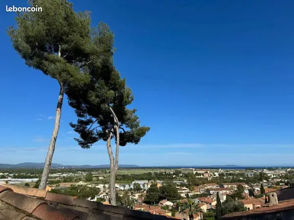 Hyères Almanarre - studio vue mer - coin chambre et terrasse