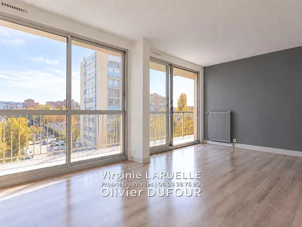 Appartement avec balcon, 4 chambres, cave et 2 place de parking, Rouen Centre Ville