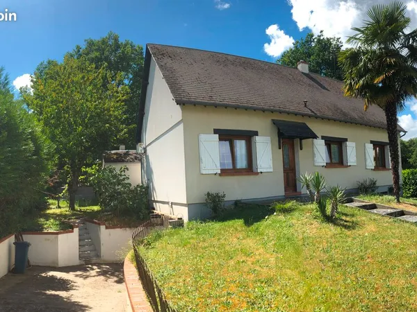 Charmante maison familiale de 150 m2 avec 3/4 chambres sous sol complet terrasse avec piscine jardin