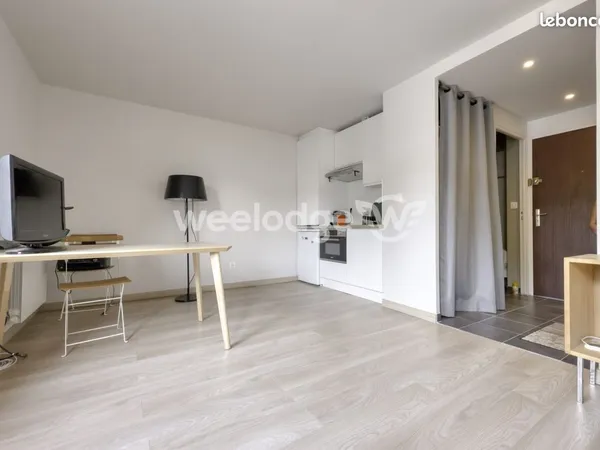 Studio 1 pièce 25 m²