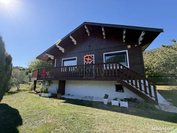 Propriété 3 pièces 112 m²