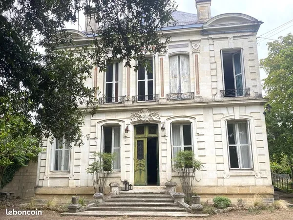 Maison 7 pièces 210 m²