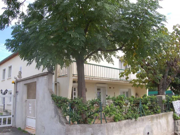 Villa 10 pièces 240 m²