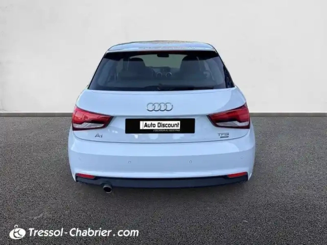 Audi A1 sportback 1.0 tfsi ultra 95 midnight series — photo 4