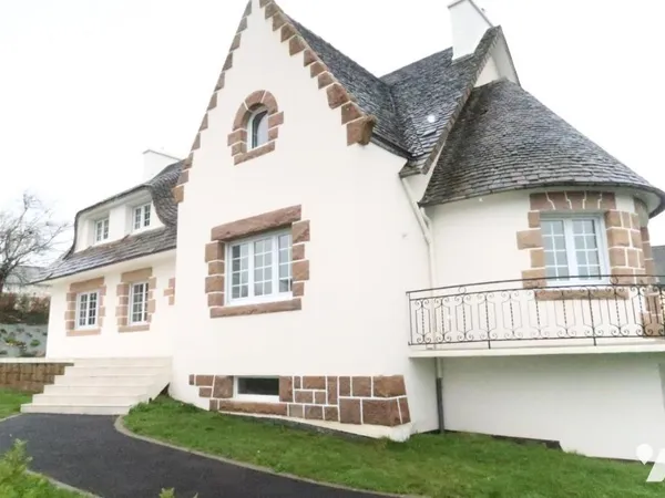 Maison 9 pièces 223 m²