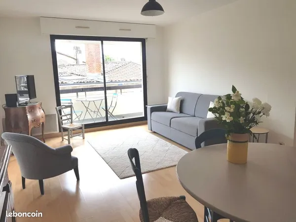 T2 meublé 47m² avec balcon et parking - Chartrons