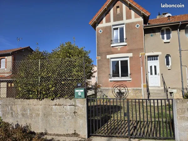 Maison 3 chambres avec jardin - secteur calme proche du centre-ville