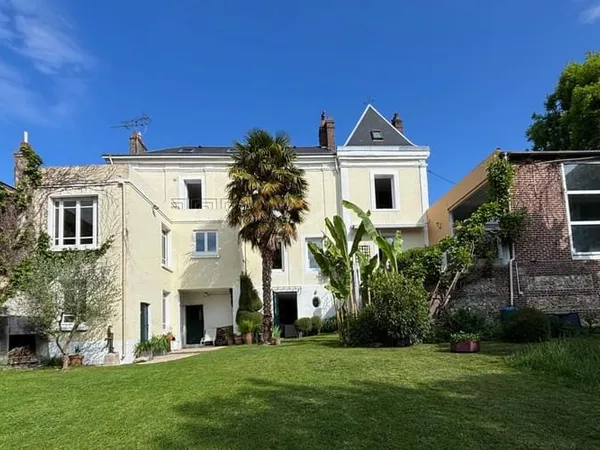 Maison 6 pièces 201 m²