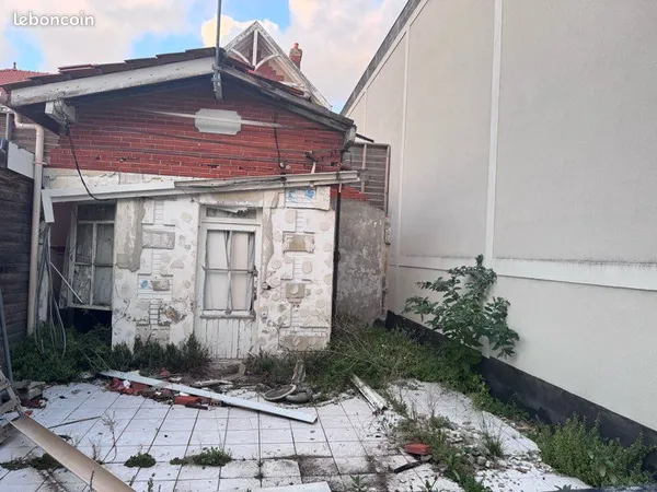 Terrain de 60m2 en centre ville