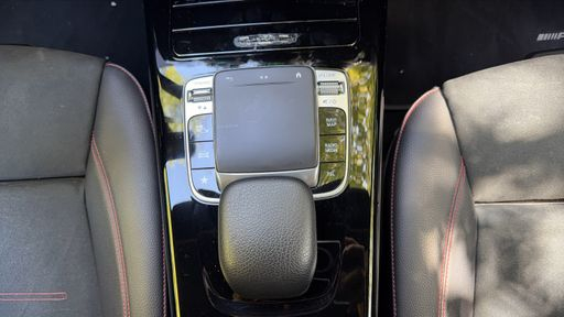 Mercedes Classe A 200 163 7G-DCT - Amg Line Edition – 2018 – 102883 km – Essence – Boîte Automatique — photo 20