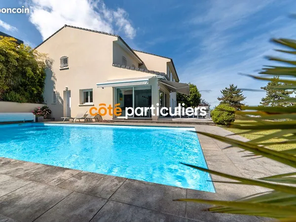 Maison 9 pièces 250 m²