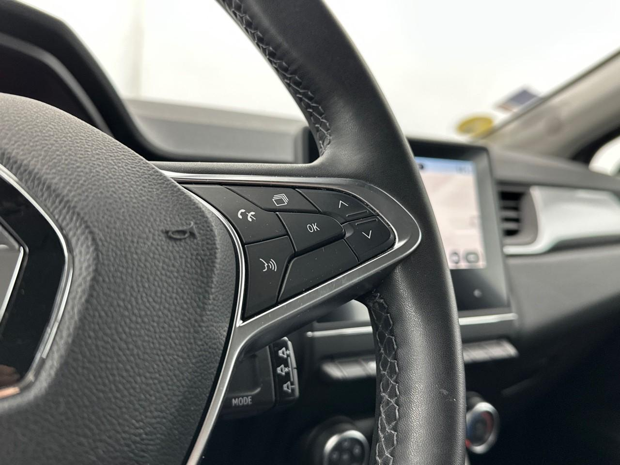 Renault Captur blue dci 115 edc business — photo 19