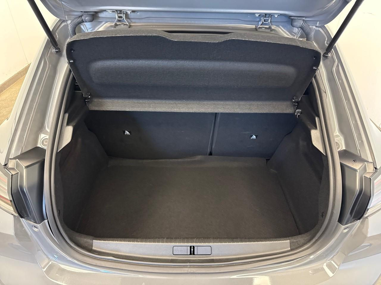 Peugeot 208 100 s&s bvm6 allure — photo 6
