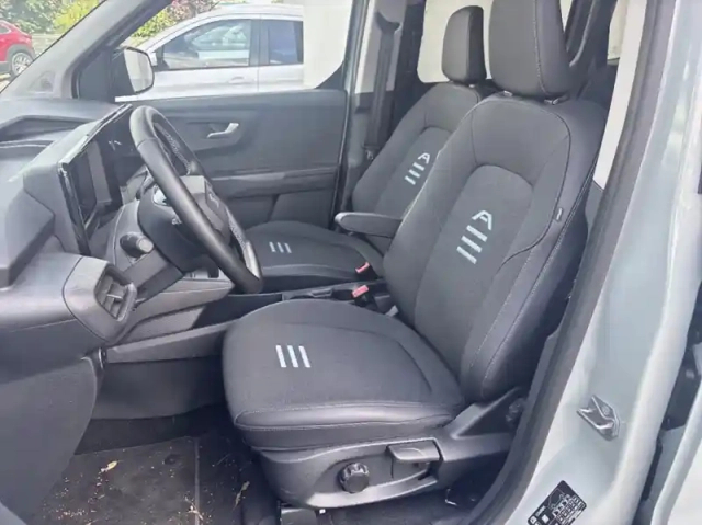 Ford Tourneo courier 136ch 46kwh active — photo 10