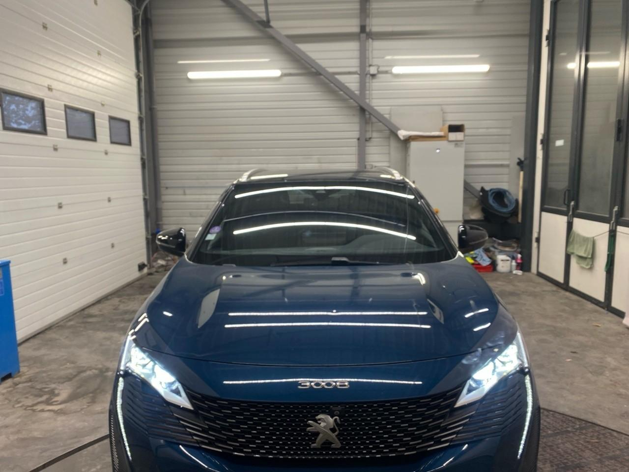 Peugeot 3008 hybrid4 300 e-eat8 gt pack — photo 28