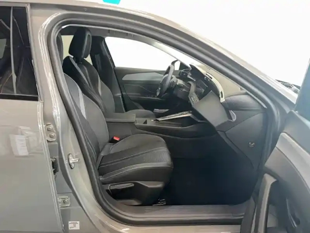 Peugeot 308 sw hybrid 145 e-dcs6 — photo 9