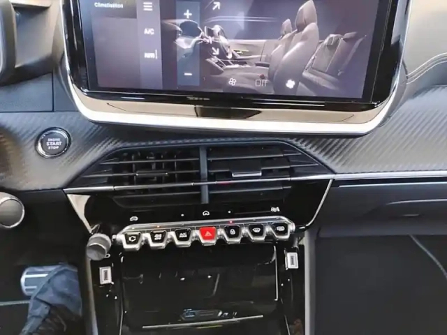Peugeot 2008 puretech 130 s&amp;s eat8 gt — photo 13
