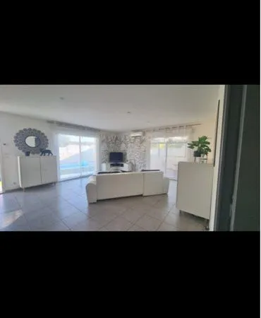 Location villa de septembre à juin