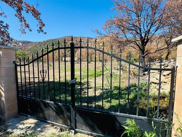 Terrain 2047 m²