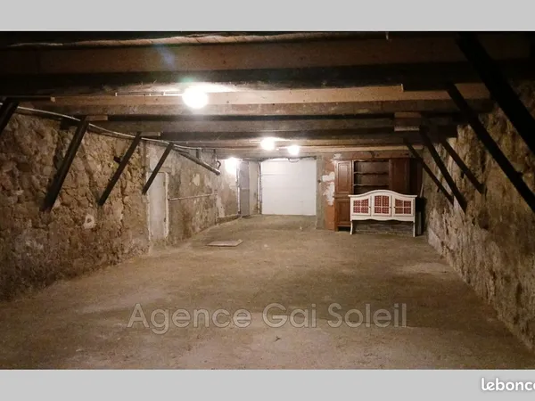 Parking/box 108 m² Lespignan